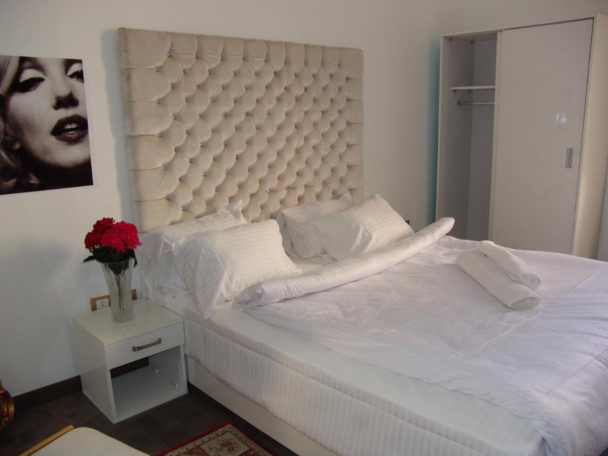 Velvet Hotel Kairo Bagian luar foto