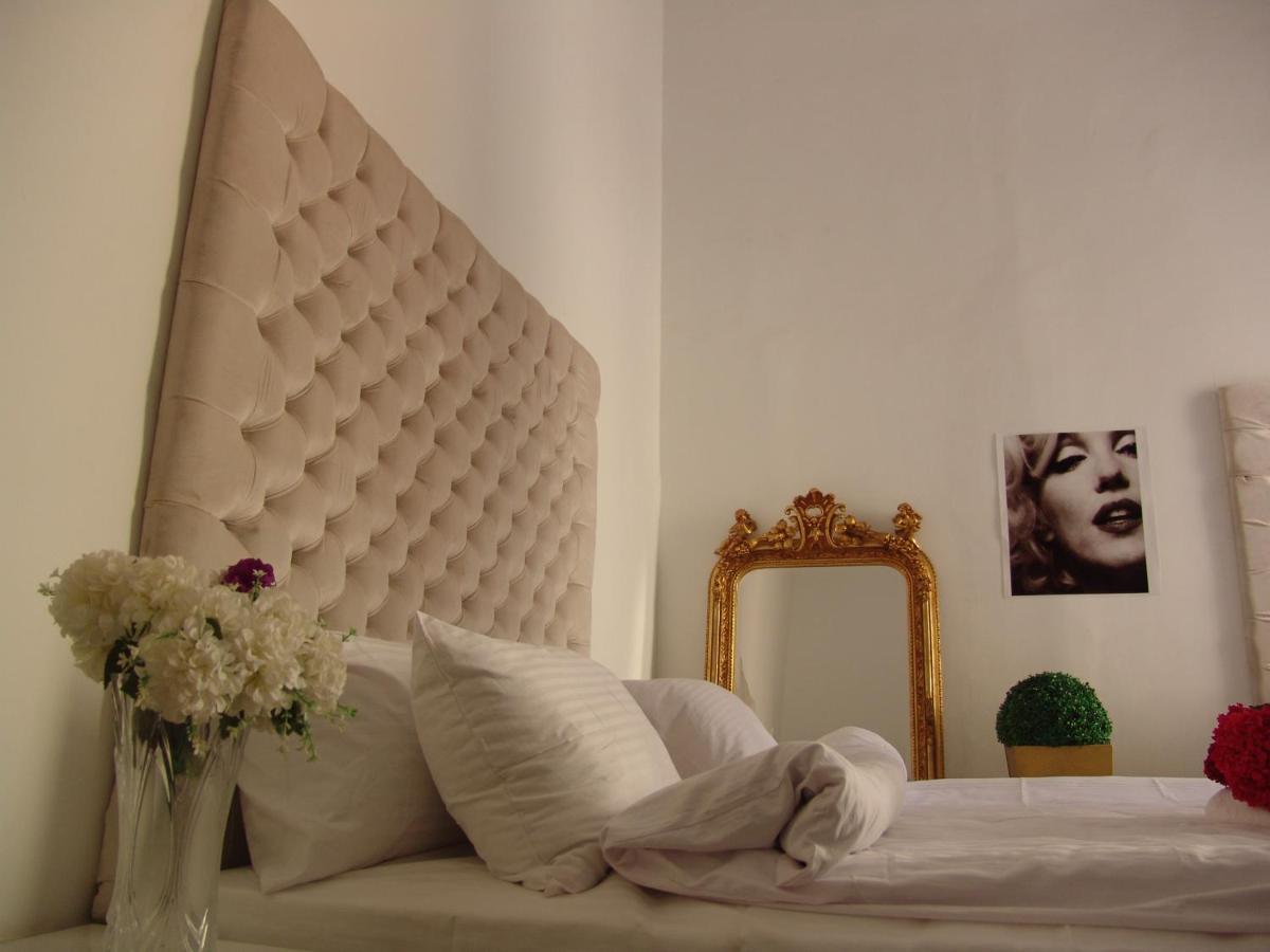 Velvet Hotel Kairo Bagian luar foto
