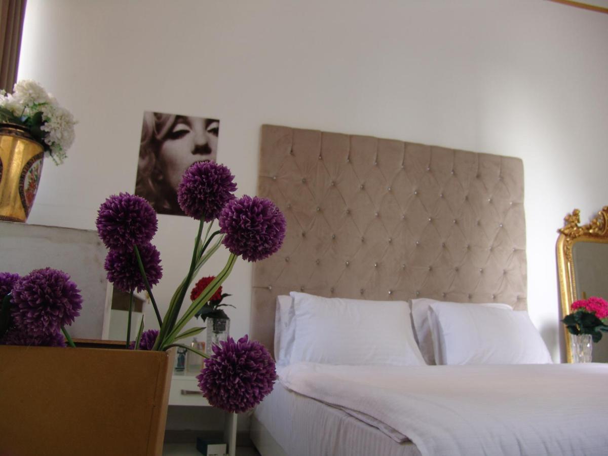 Velvet Hotel Kairo Bagian luar foto