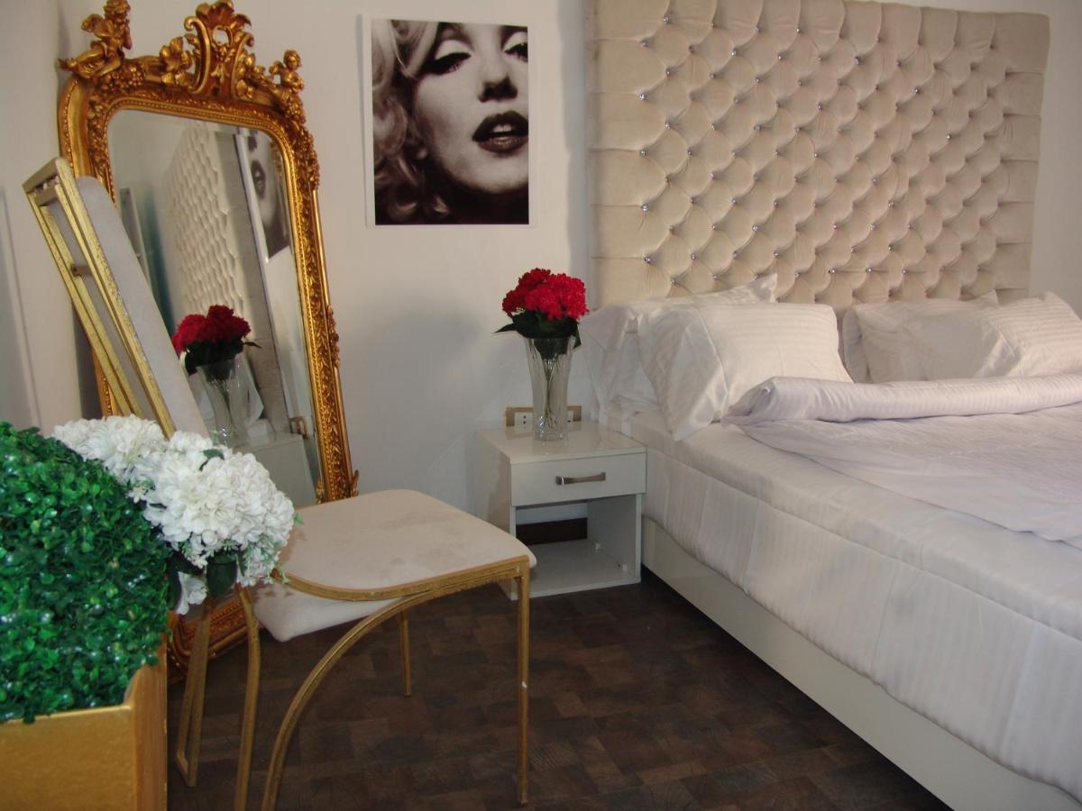 Velvet Hotel Kairo Bagian luar foto