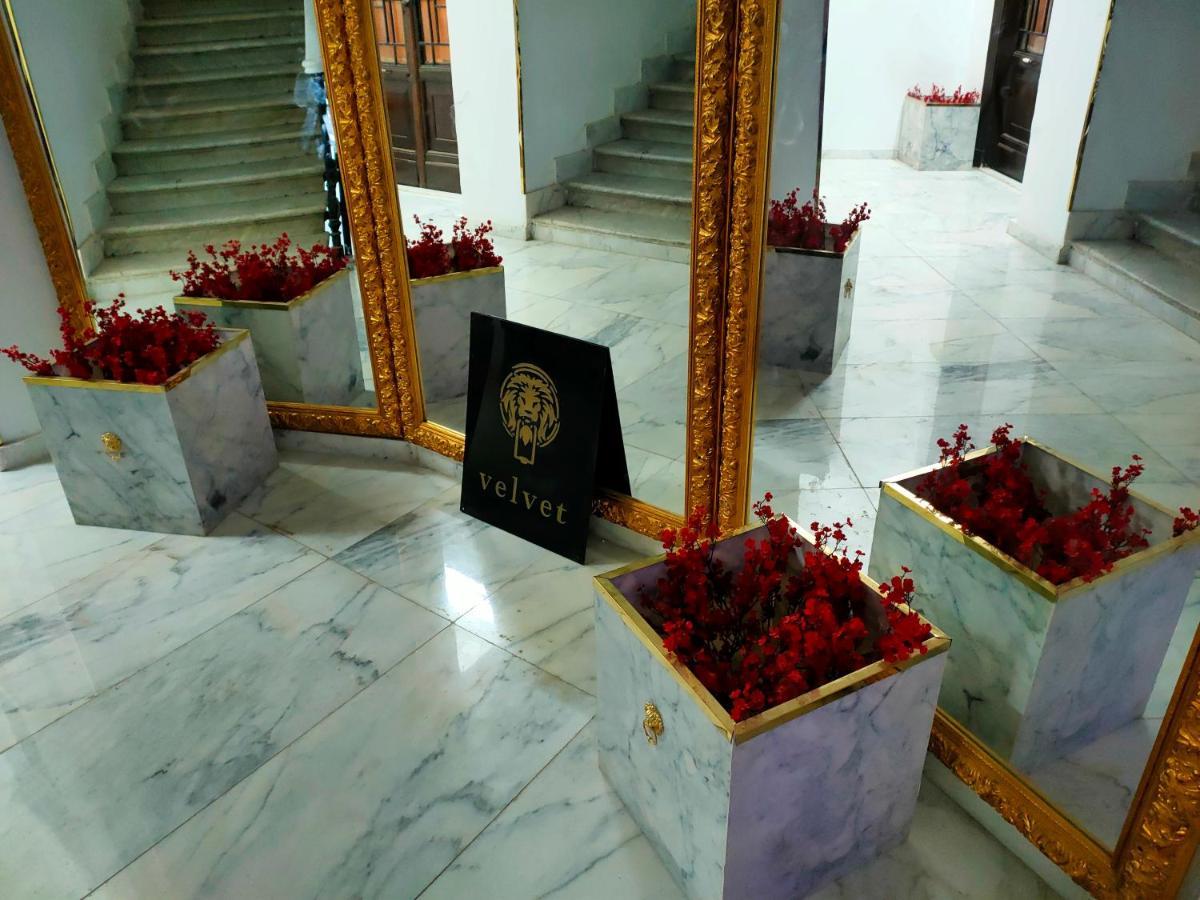 Velvet Hotel Kairo Bagian luar foto